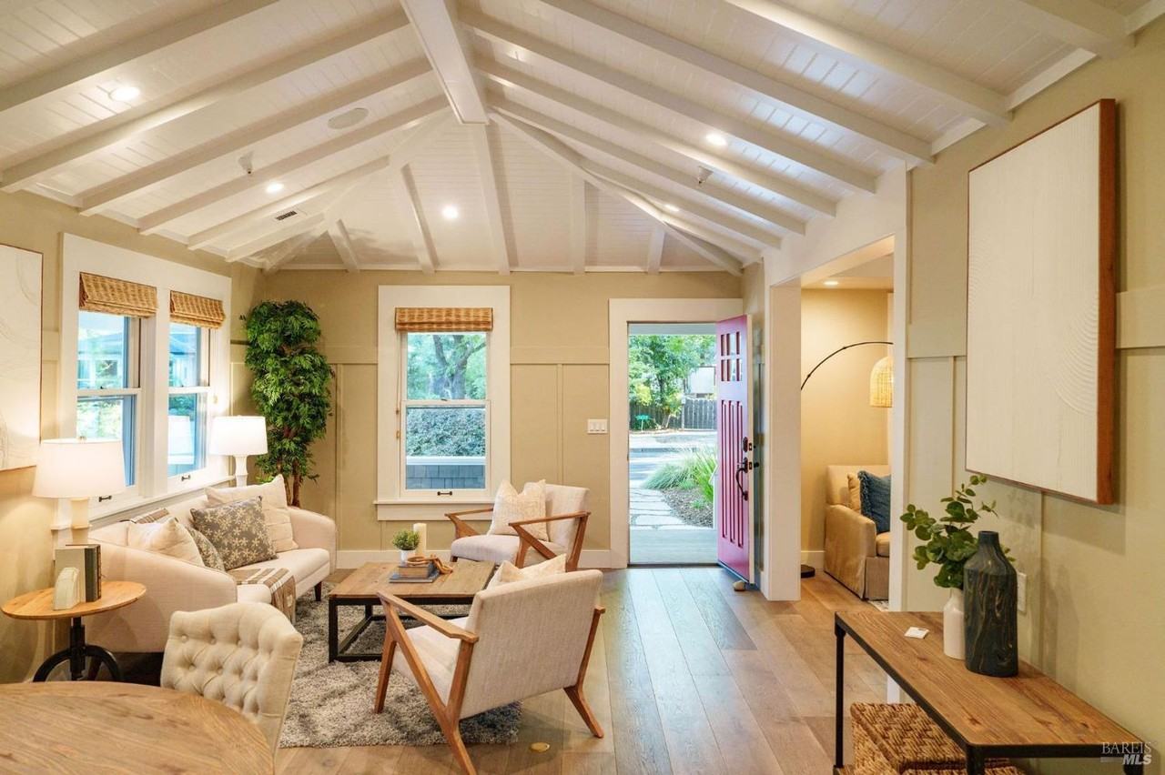 1610 Myrtle St - Photo 5 of 41