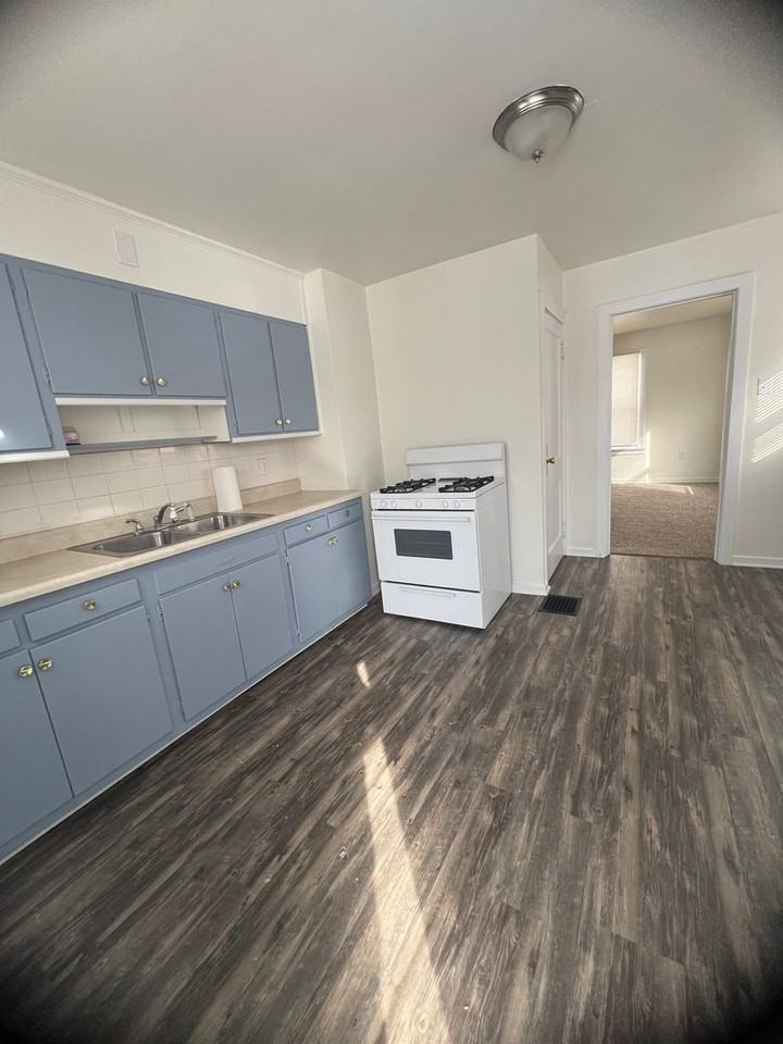 622 Cranberry St - Photo 2 of 12