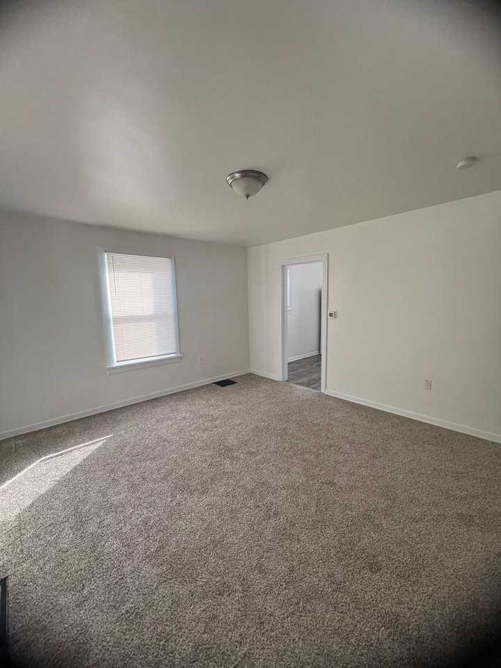 622 Cranberry St - Photo 4 of 12