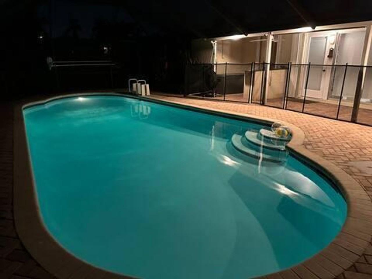 2524 Gulfstream Ln
