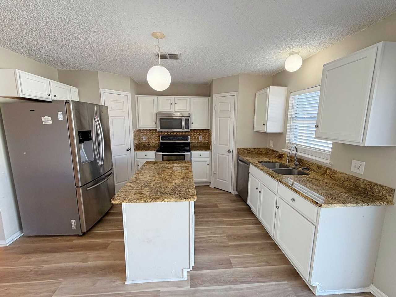 7321 Fox Grove Rd - Photo 4 of 17