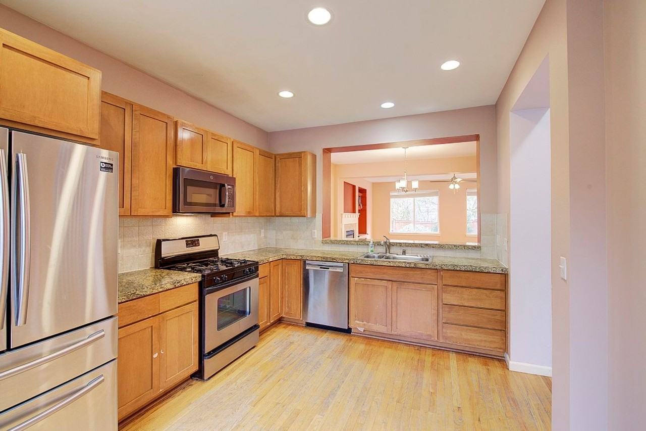 8224 233rd Pl Ne - Photo 4 of 32