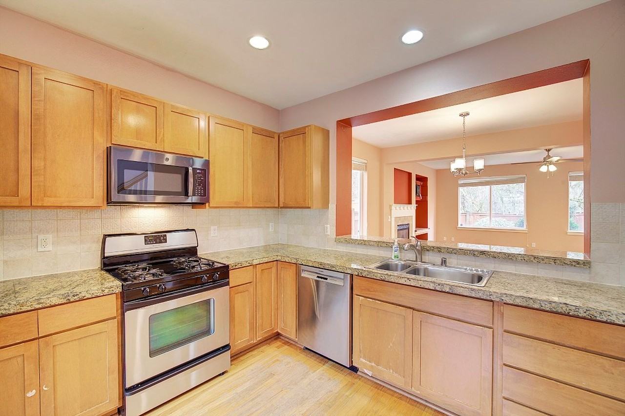 8224 233rd Pl Ne - Photo 5 of 32