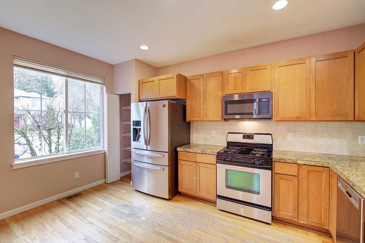 8224 233rd Pl Ne - Photo 6 of 32