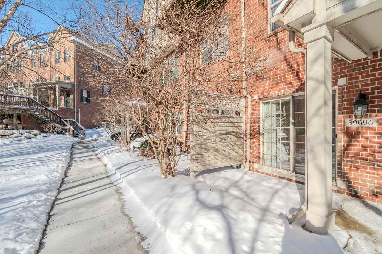 39696 Rockcrest Ln - Photo 2 of 20