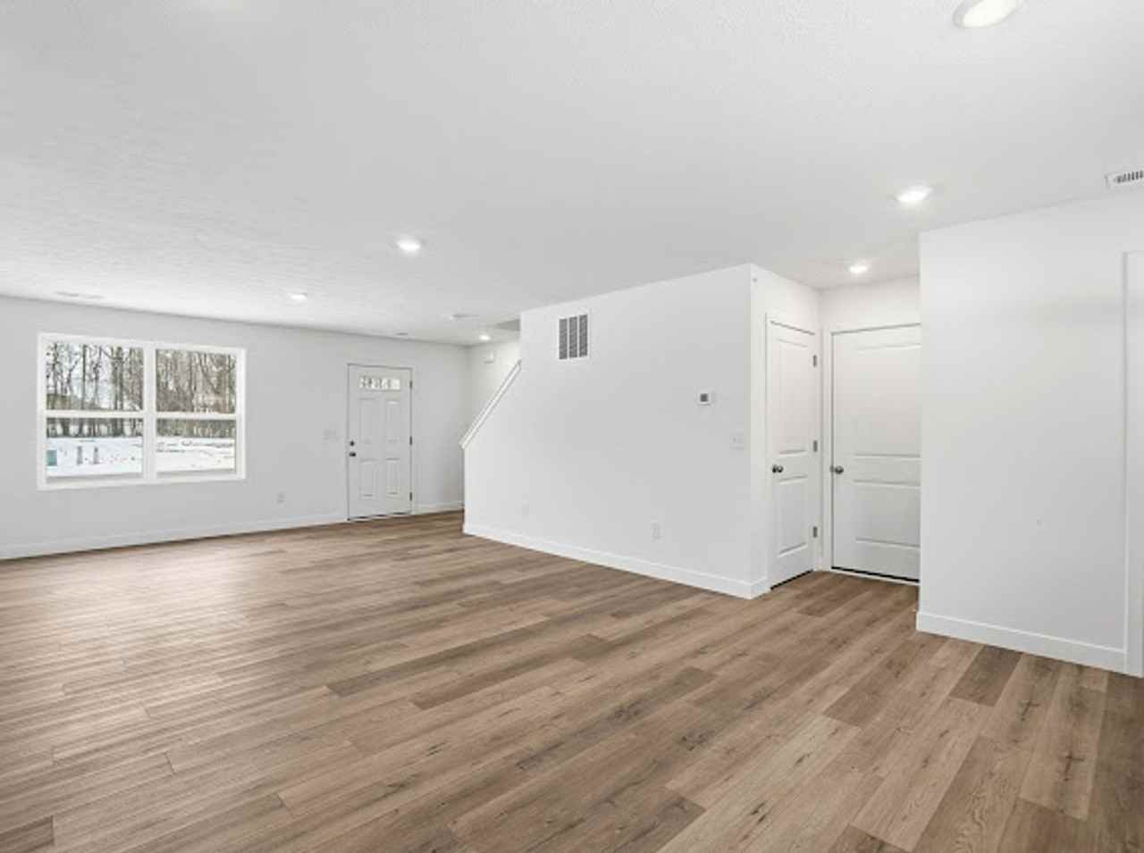 634 Addy Ave - Photo 5 of 22