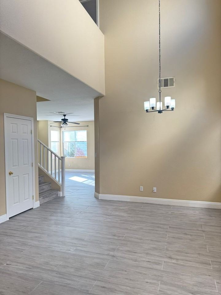 7029 Pacific Coast St - Photo 2 of 24