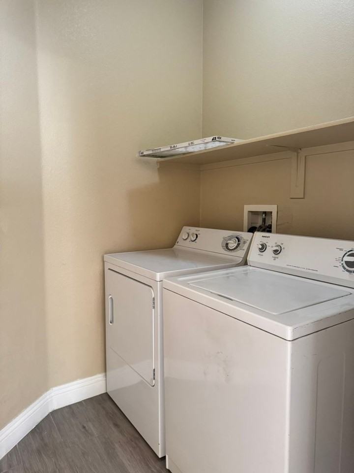 7029 Pacific Coast St - Photo 7 of 24