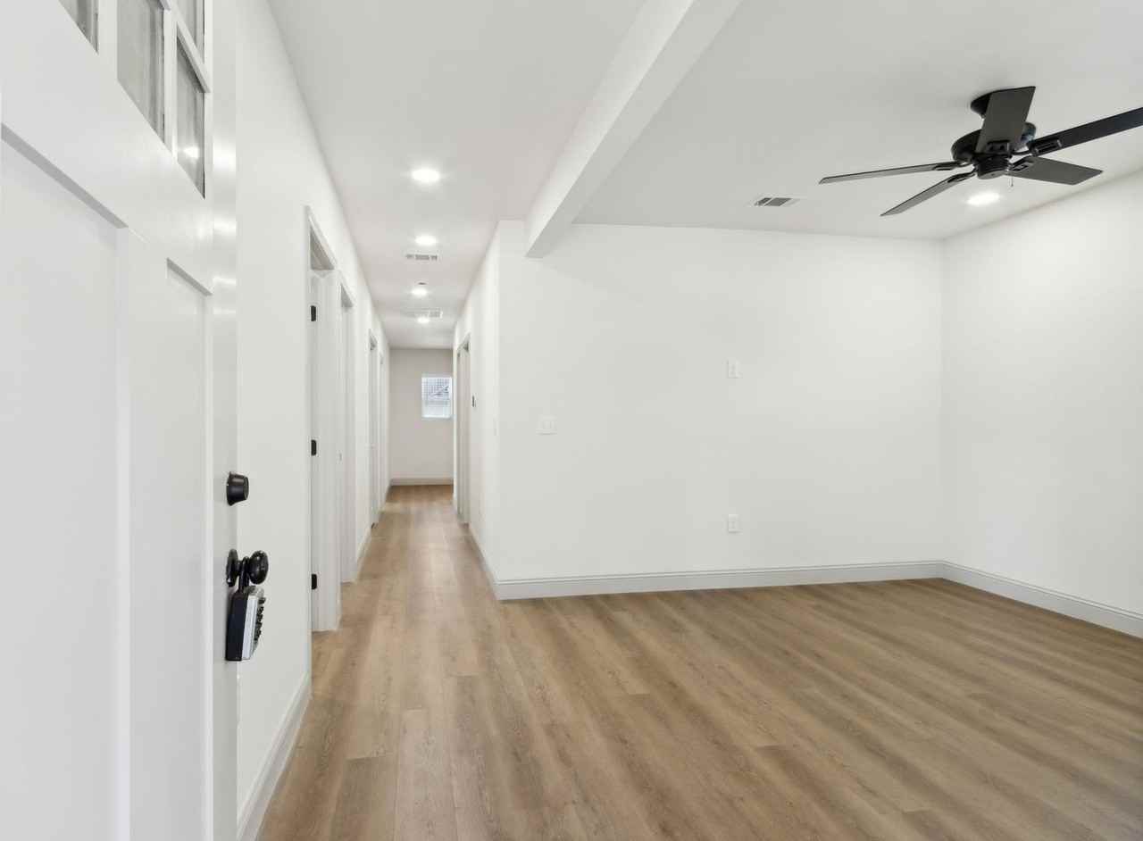 631 S 9th St - Photo 2 of 21