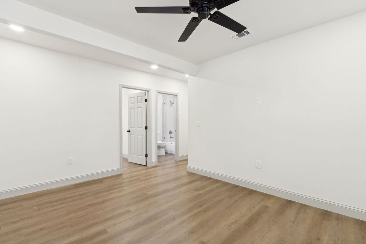 631 S 9th St - Photo 5 of 21