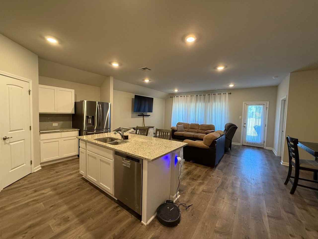 127 Emerald Star Ln - Photo 3 of 12