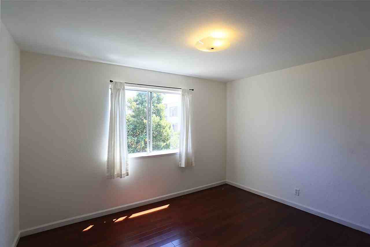 170 Wood St #7 - Photo 5 of 9