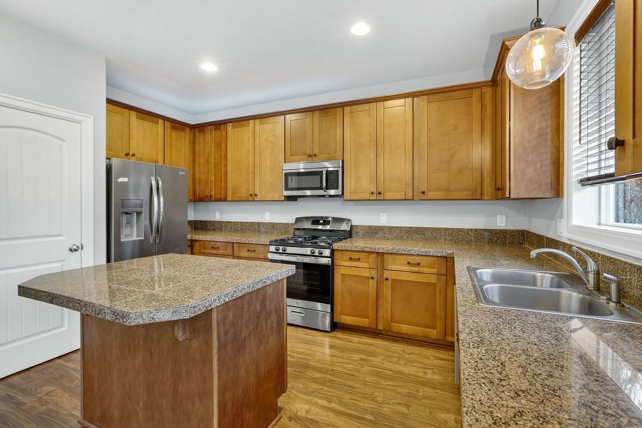 19112 Arletha Ct - Photo 2 of 50