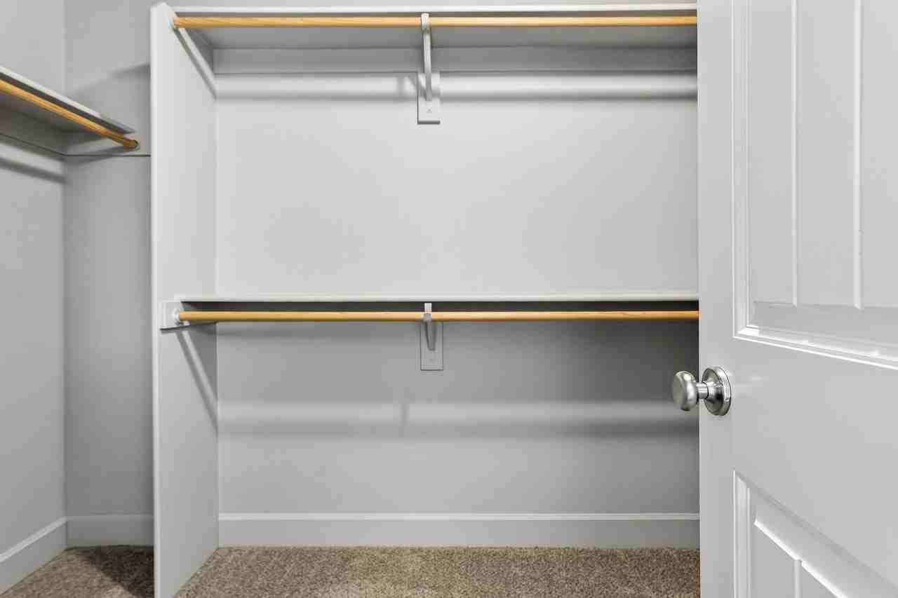 19112 Arletha Ct - Photo 4 of 50