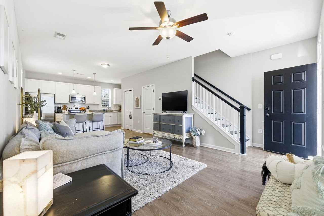 3557 Bristol Ln - Photo 5 of 13