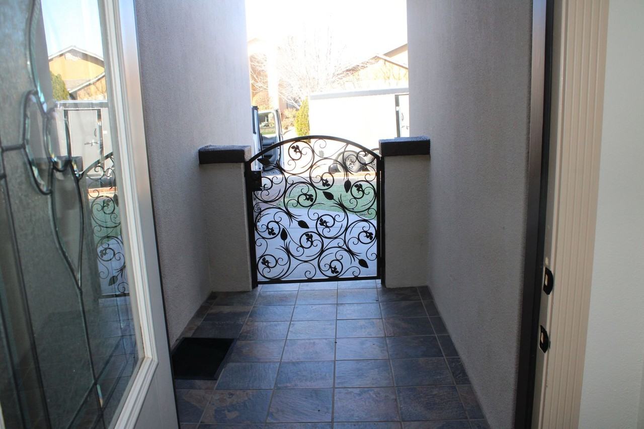 3060 Cascade Point Dr - Photo 2 of 27