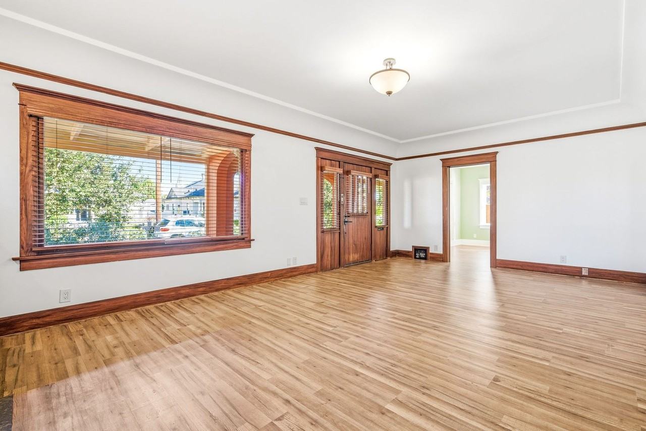 314 E Palmyra Ave - Photo 3 of 23