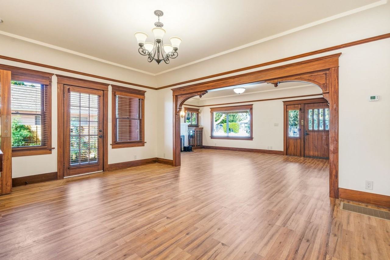 314 E Palmyra Ave - Photo 5 of 23