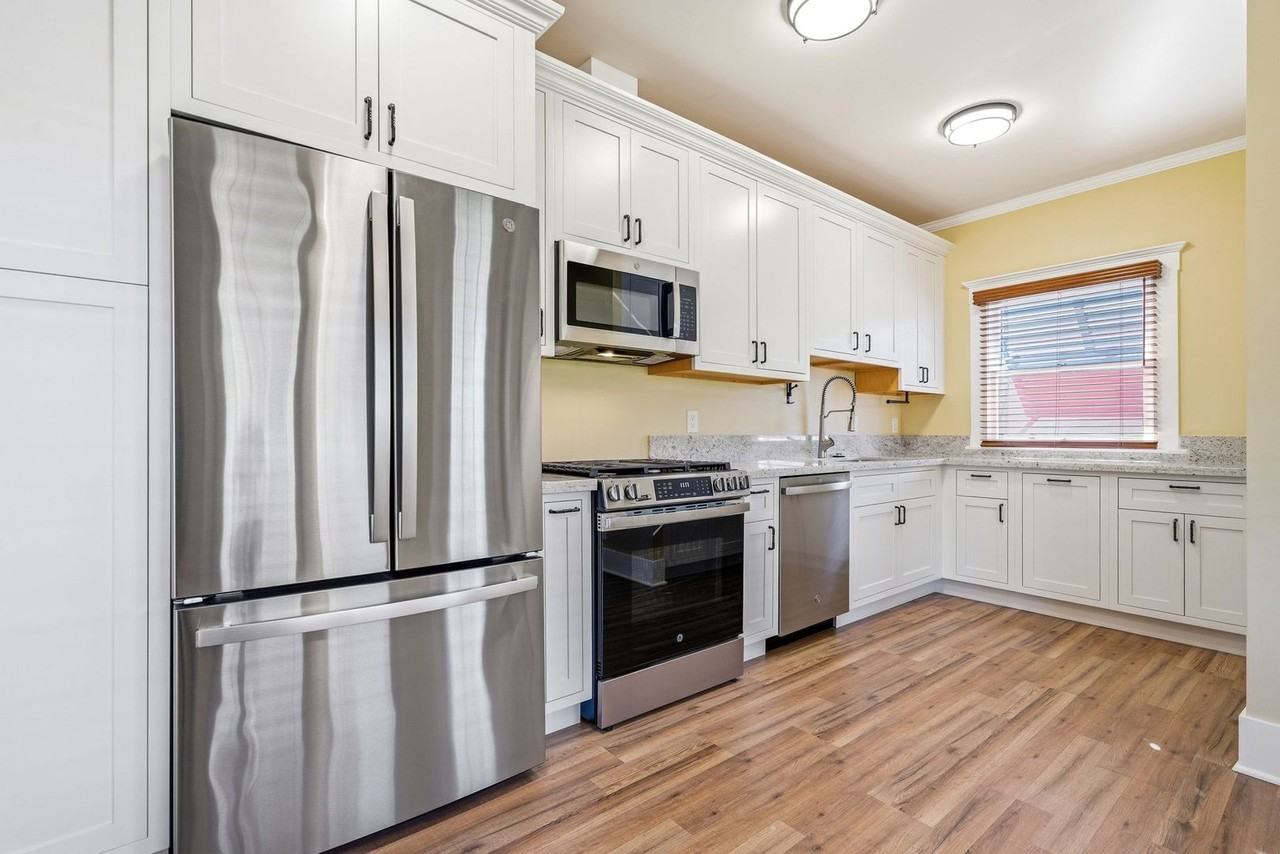 314 E Palmyra Ave - Photo 6 of 23