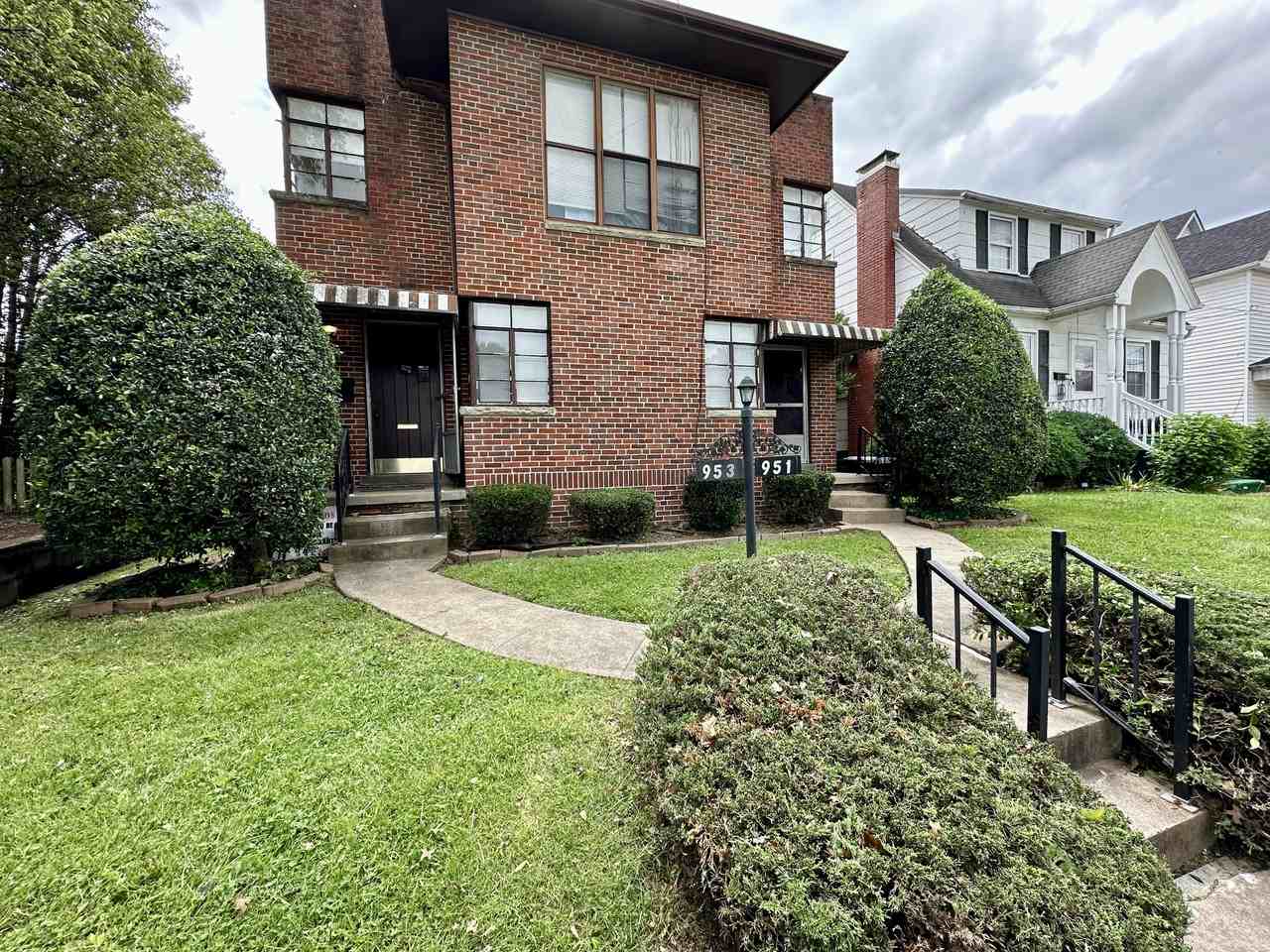 953 3rd Street West - 953 upstairs #2 - Photo 2 of 2