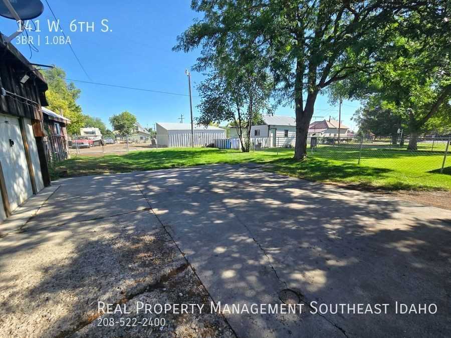 141 W 6th S - Photo 6 of 25