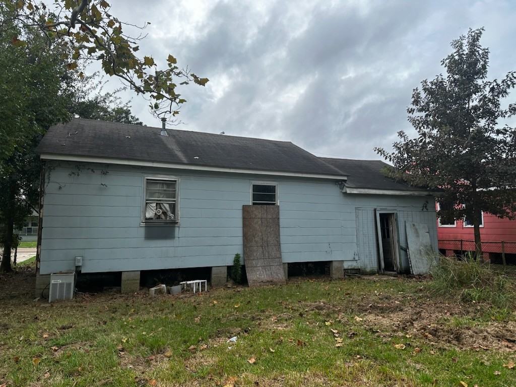 3475 Hollywood St #1 - Photo 2 of 3