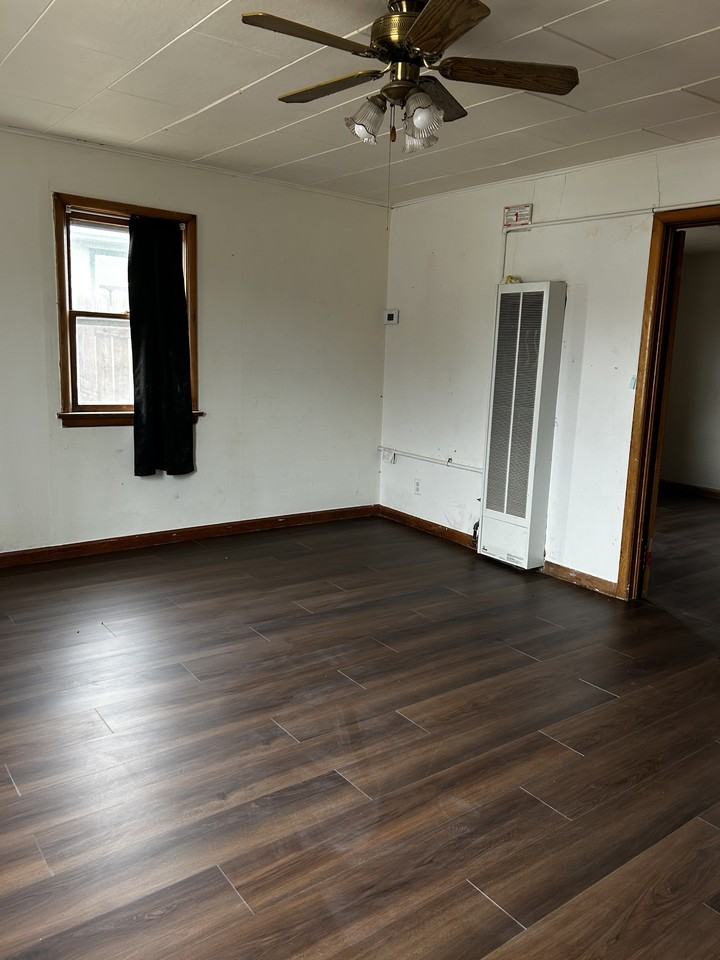 413 W 5th St #1 - Photo 4 of 8