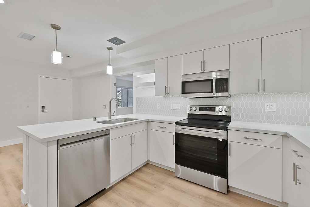 Mariners Place - Photo 7 of 36