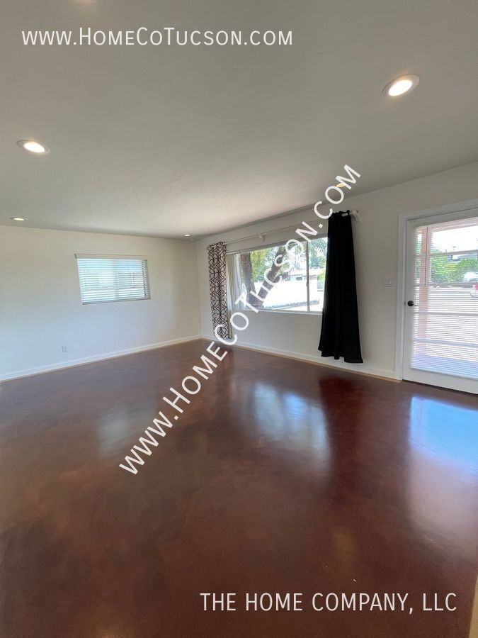 3015 E 4th St - Photo 2 of 16