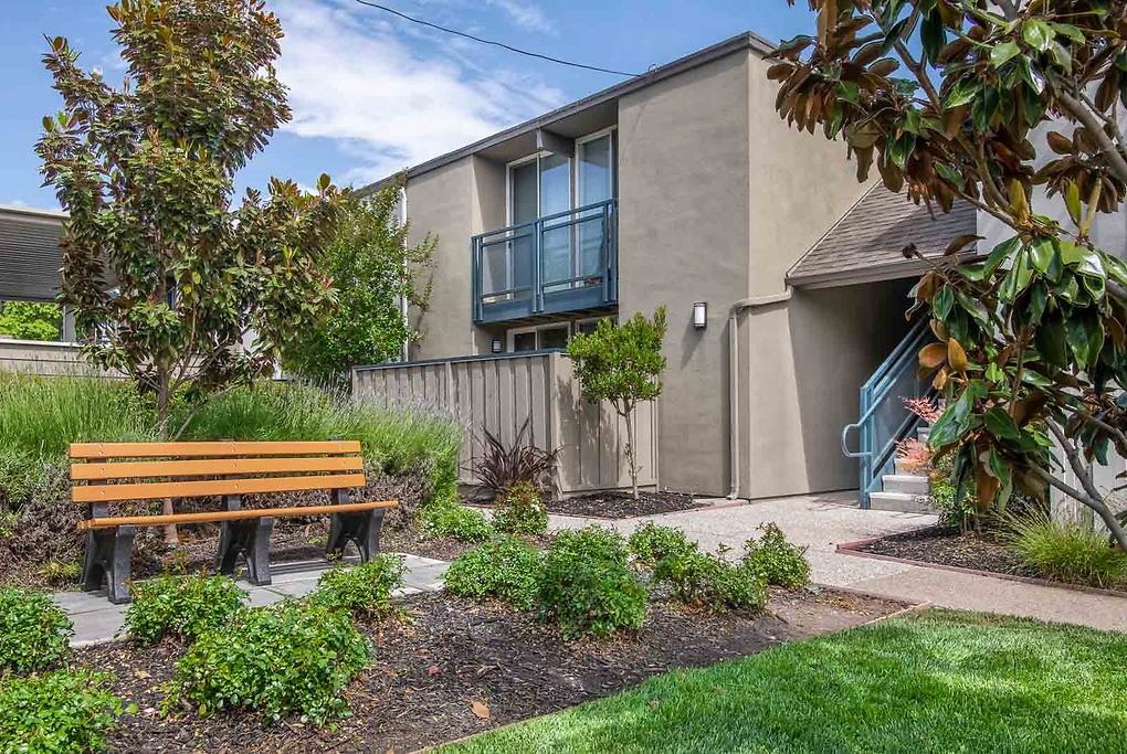 Reed Square - Photo 7 of 41