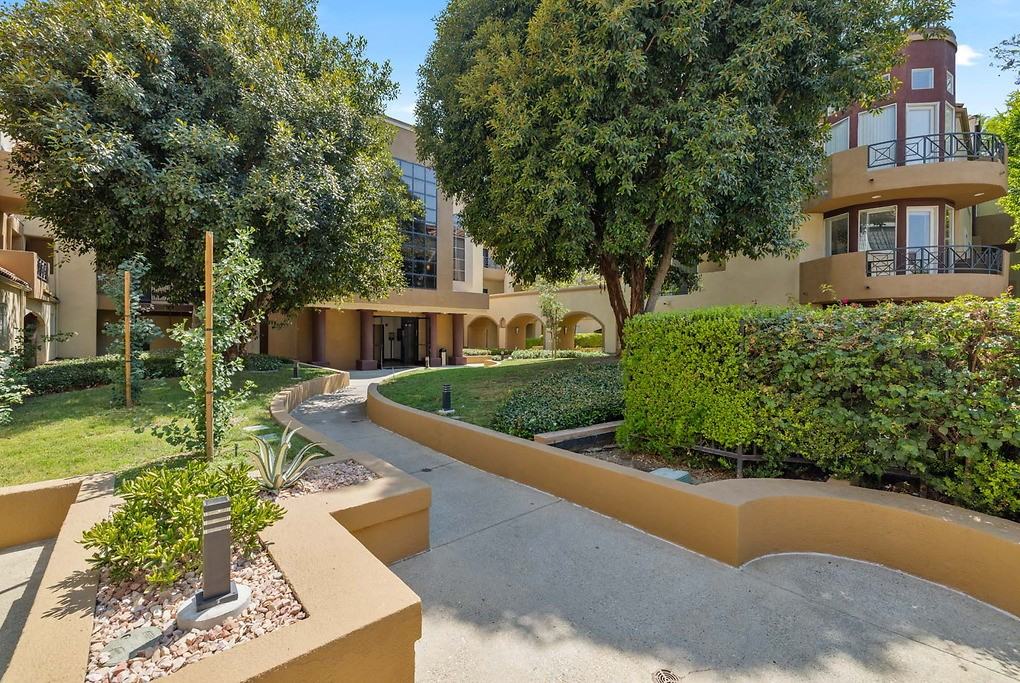 Regency at Encino - Photo 6 of 32