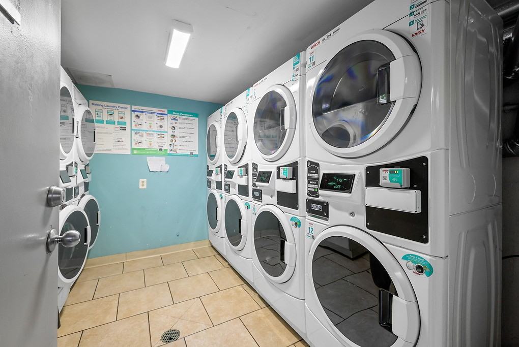 Regency Palm Court - Photo 7 of 18