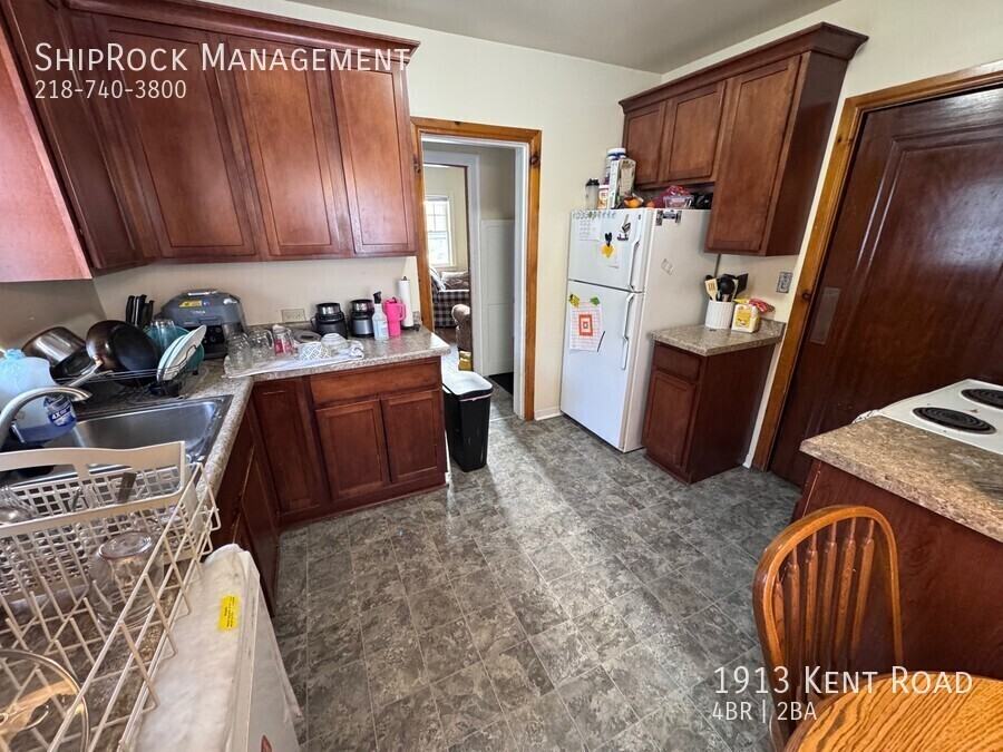 1913 W Kent Rd - Photo 3 of 17