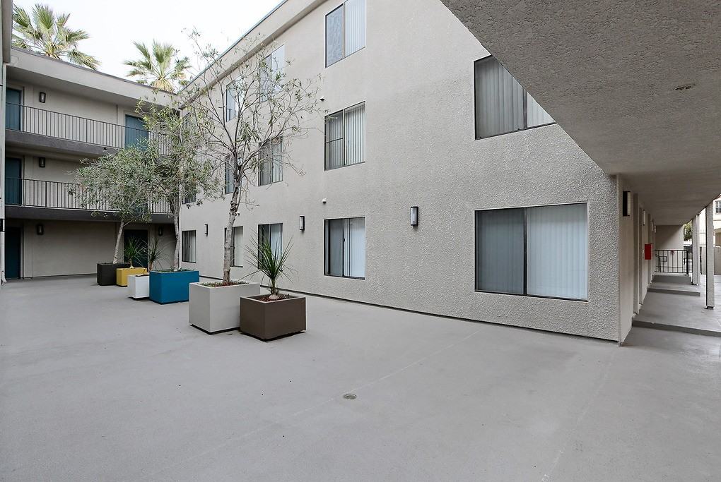 Windsor Court - Photo 2 of 21