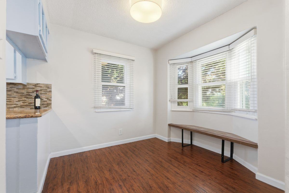 8611 S 5th Ave - Photo 6 of 24