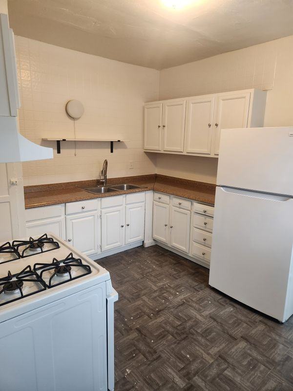 2002 Central St - Photo 4 of 12