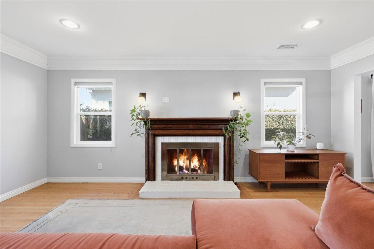 4312 W 59th St - Photo 2 of 40