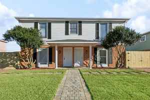 featured image of 2425 Octavia Dr