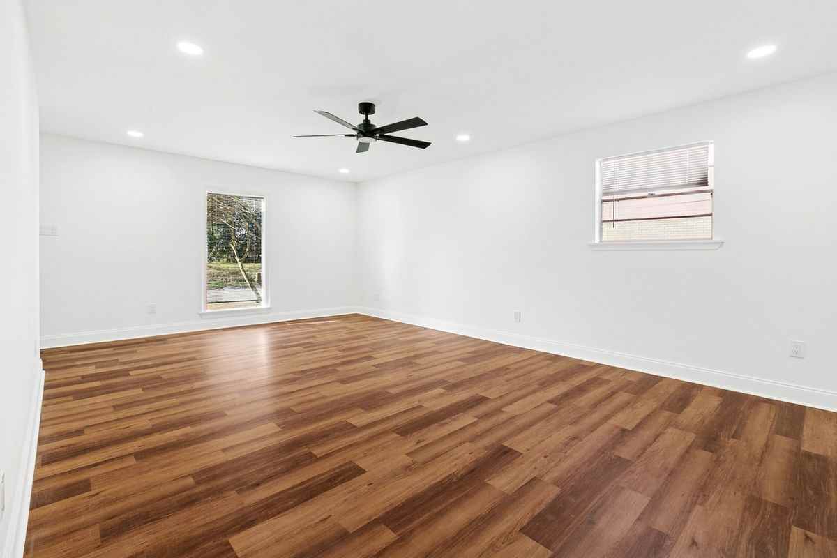 2427 Octavia Dr - Photo 6 of 26