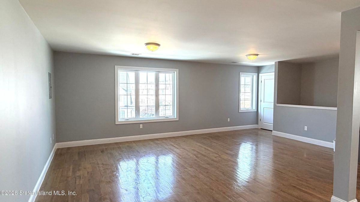 415 Willowbrook Rd - Photo 5 of 14