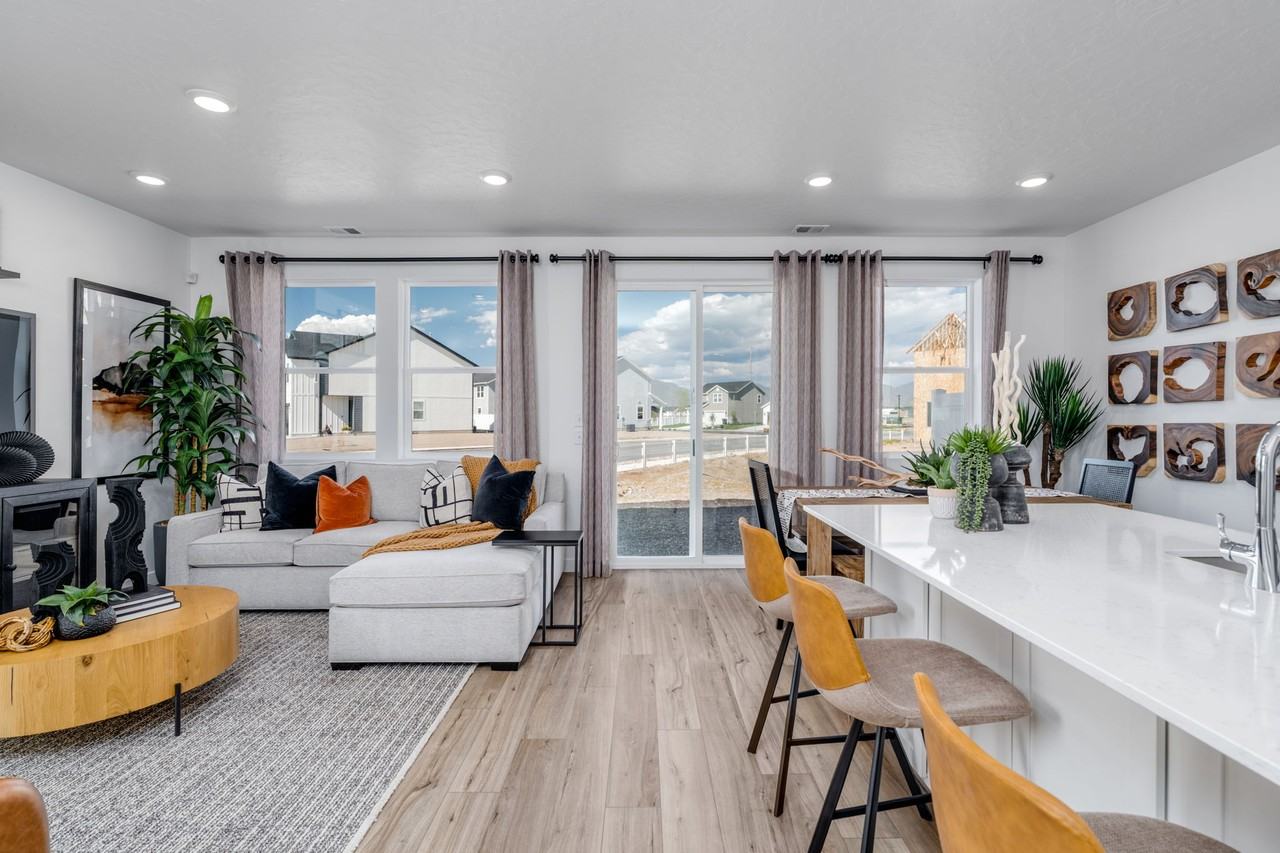 1566 N Summer Spgs Cv #1 - Photo 6 of 47