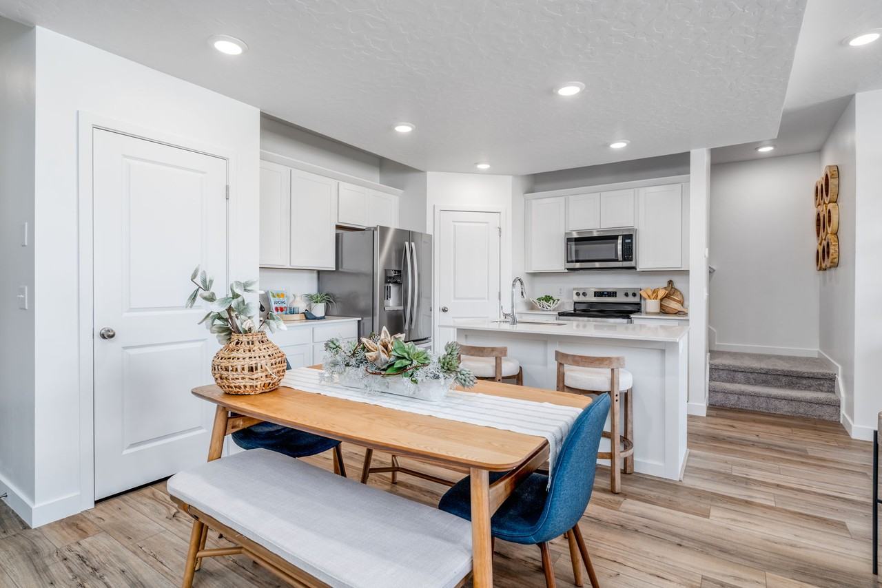 1566 N Summer Spgs Cv #1 - Photo 7 of 47