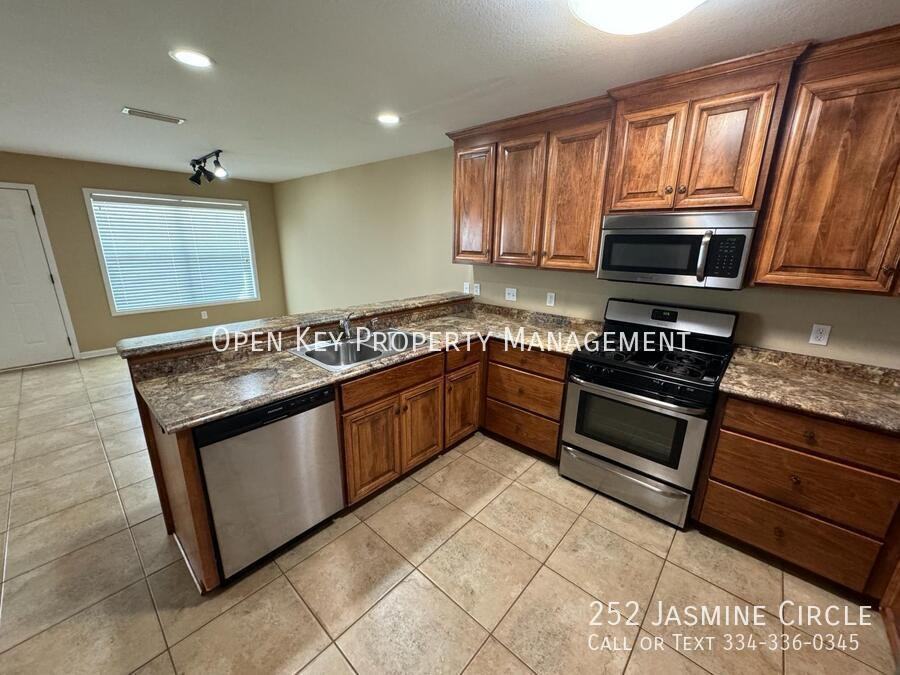 252 Jasmine Cir - Photo 4 of 16