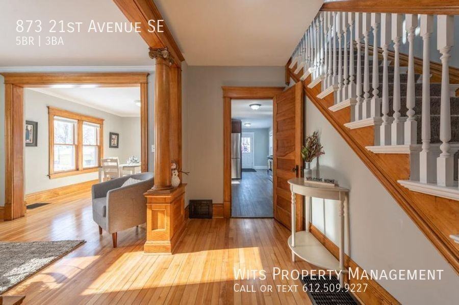 873 21st Ave Se - Photo 3 of 41