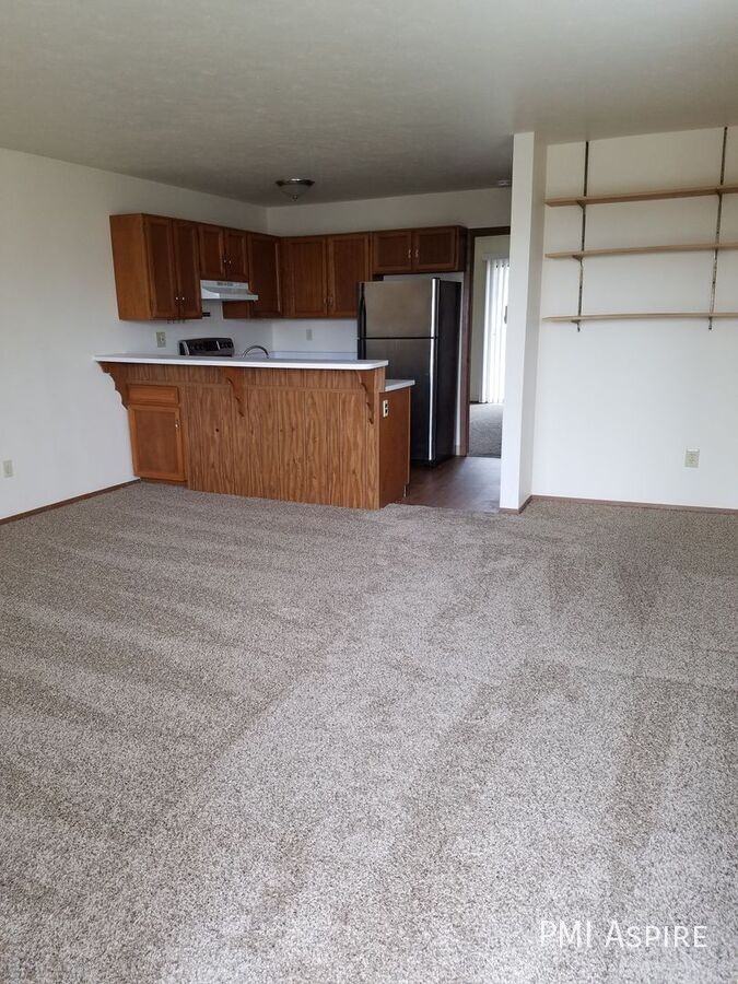 513 W Geneseo St #2 - Photo 2 of 7