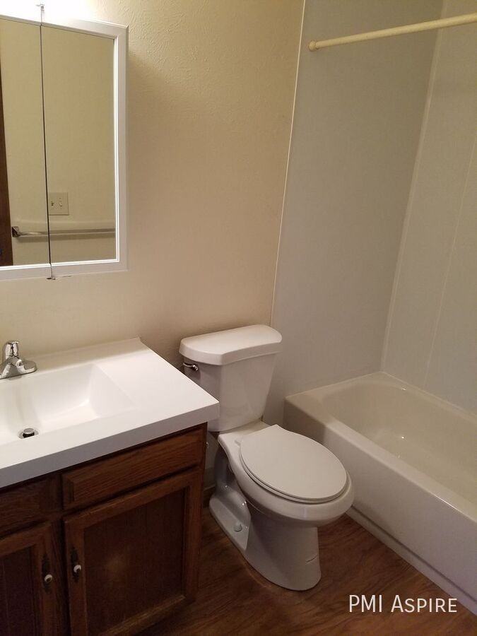 513 W Geneseo St #2 - Photo 6 of 7