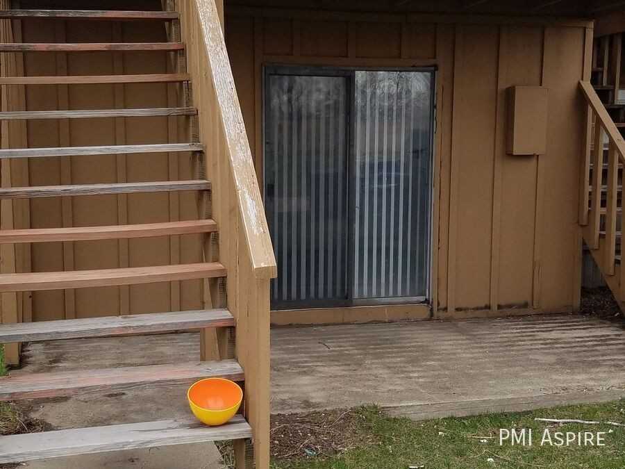 513 W Geneseo St #2 - Photo 7 of 7