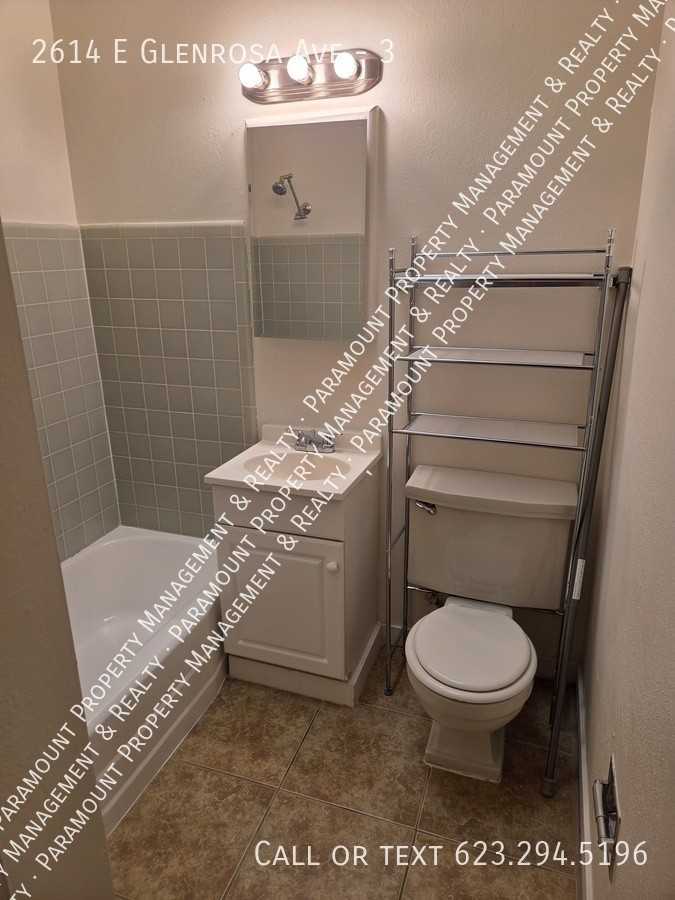 2614 E Glenrosa Ave #3 - Photo 7 of 12