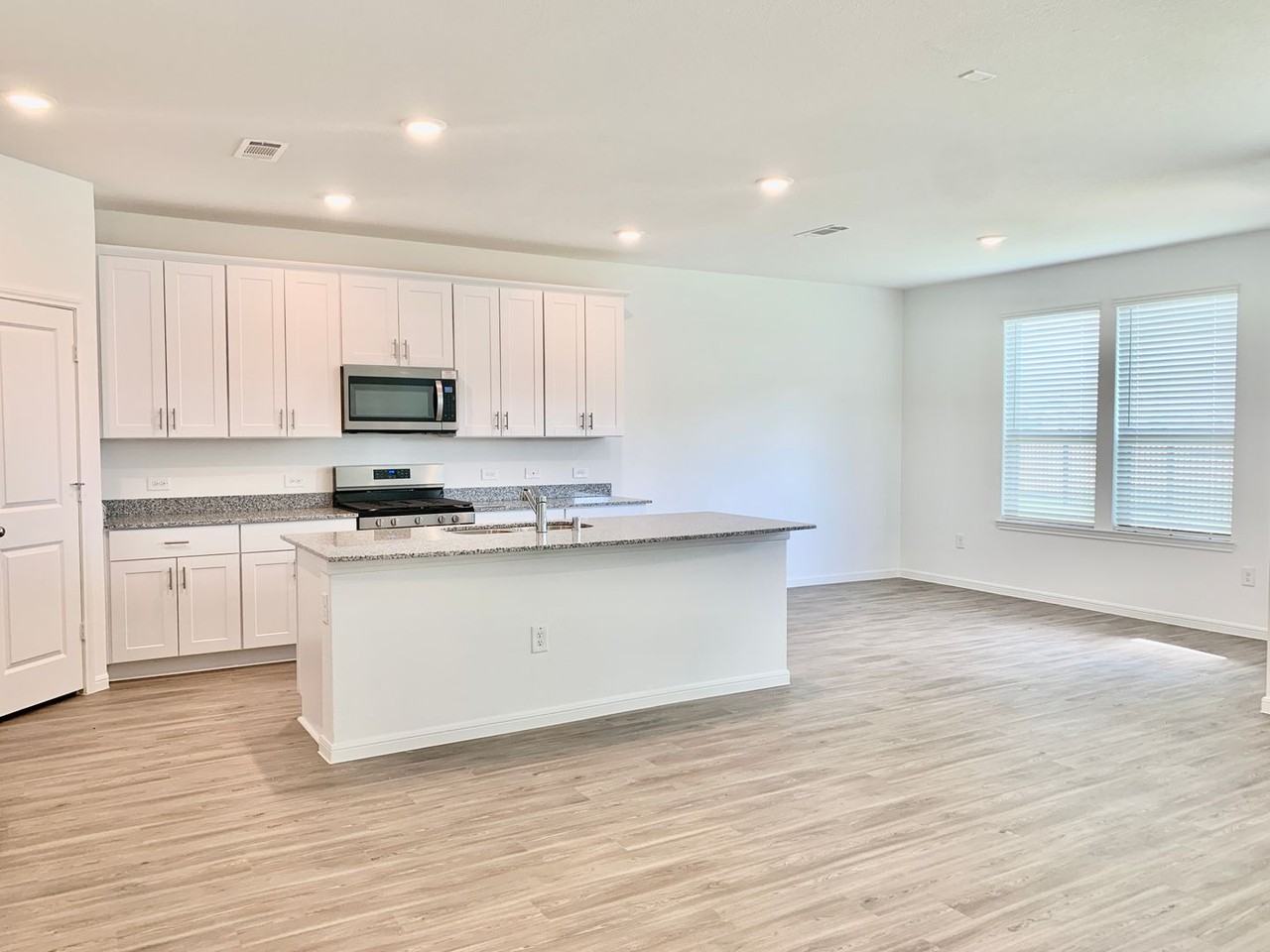 1024 Greenshank Dr - Photo 4 of 24