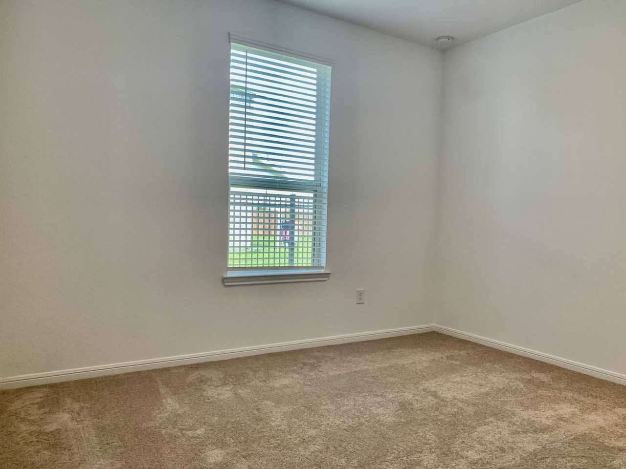 1024 Greenshank Dr - Photo 7 of 24